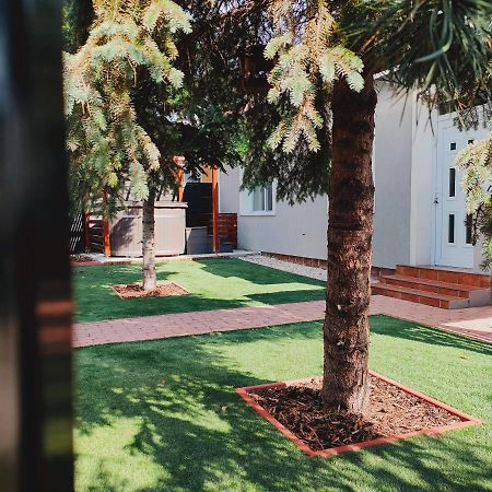 Appartement Pe-Ki Apartman Pétfürdő à Várpalota Extérieur photo