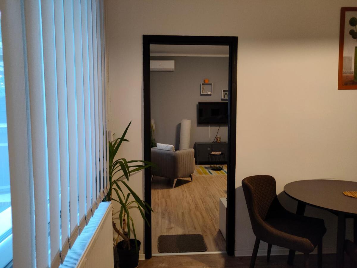 Appartement Pe-Ki Apartman Pétfürdő à Várpalota Extérieur photo